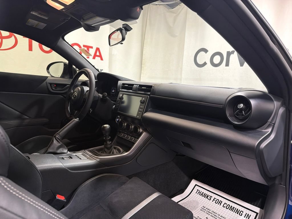 Used 2025 Toyota GR86 Premium RWD image 13