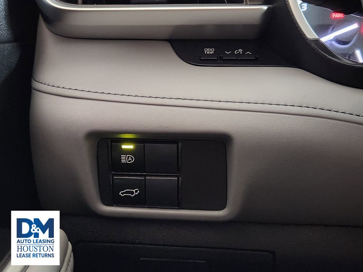 Used 2022 Toyota Highlander XLE image 30