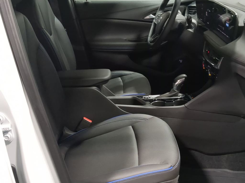 Used 2025 Buick Encore GX Sport Touring w/ Comfort Package image 34