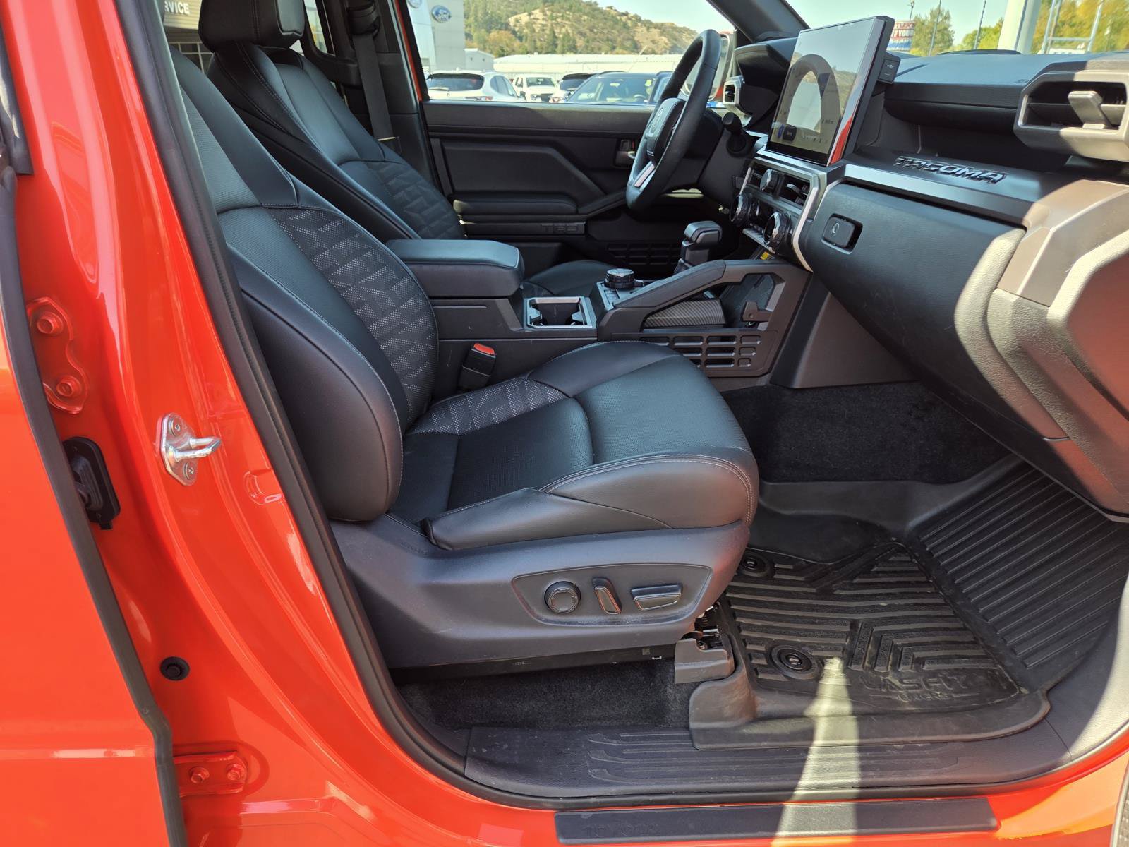 Used 2024 Toyota Tacoma TRD Off-Road w/ TRD Off Road Premium Package AWD/4WD image 20