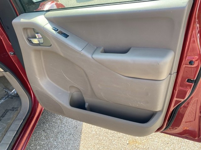 Used 2018 Nissan Frontier SV image 26