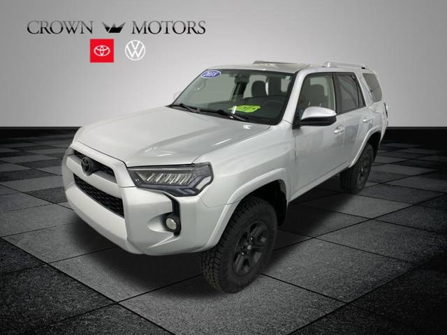Used 2018 Toyota 4Runner SR5 AWD/4WD image 3