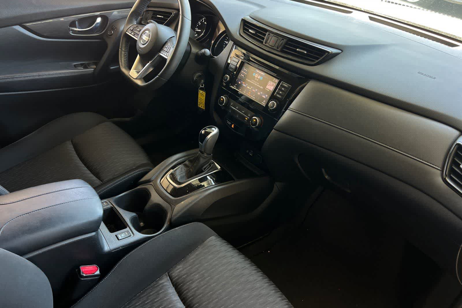 Used 2019 Nissan Rogue S w/ Special Edition Package FWD image 17
