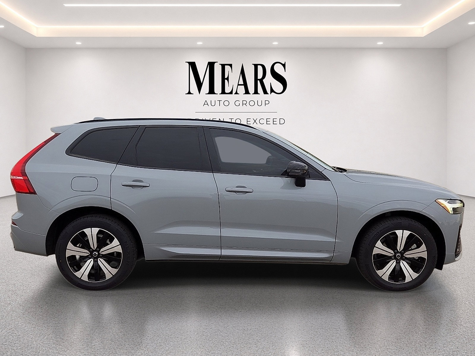 Used 2024 Volvo XC60 T8 Core AWD/4WD image 7