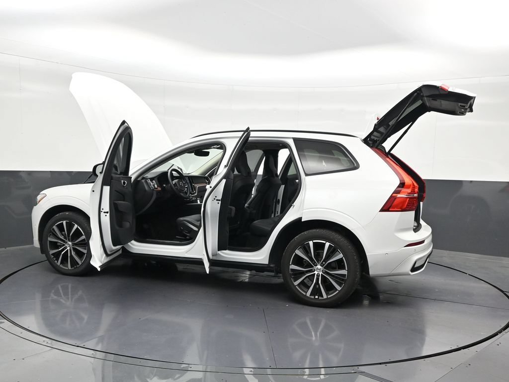 Certified 2024 Volvo XC60 B5 Plus w/ Climate Package AWD/4WD image 34