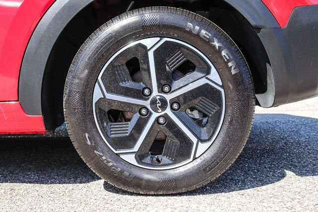 Certified 2025 Kia Niro EX FWD image 11