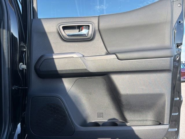 Used 2022 Toyota Tacoma TRD Sport AWD/4WD image 12