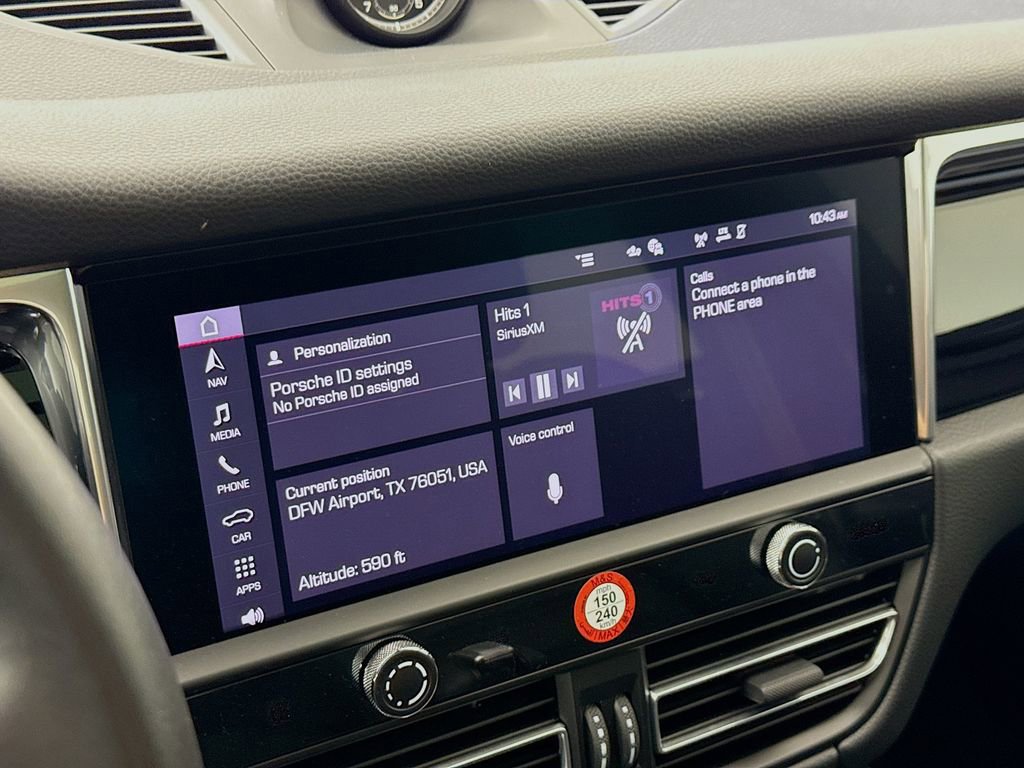 Certified 2025 Porsche Macan image 19