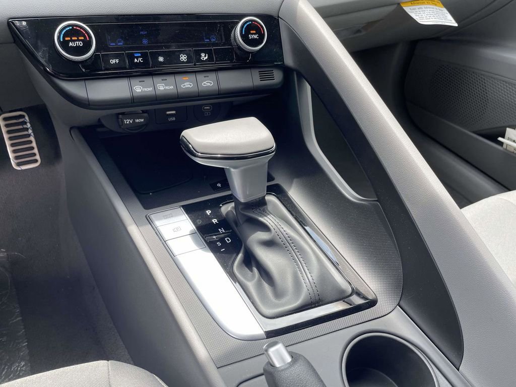 Used 2025 Hyundai Elantra Sport FWD image 19