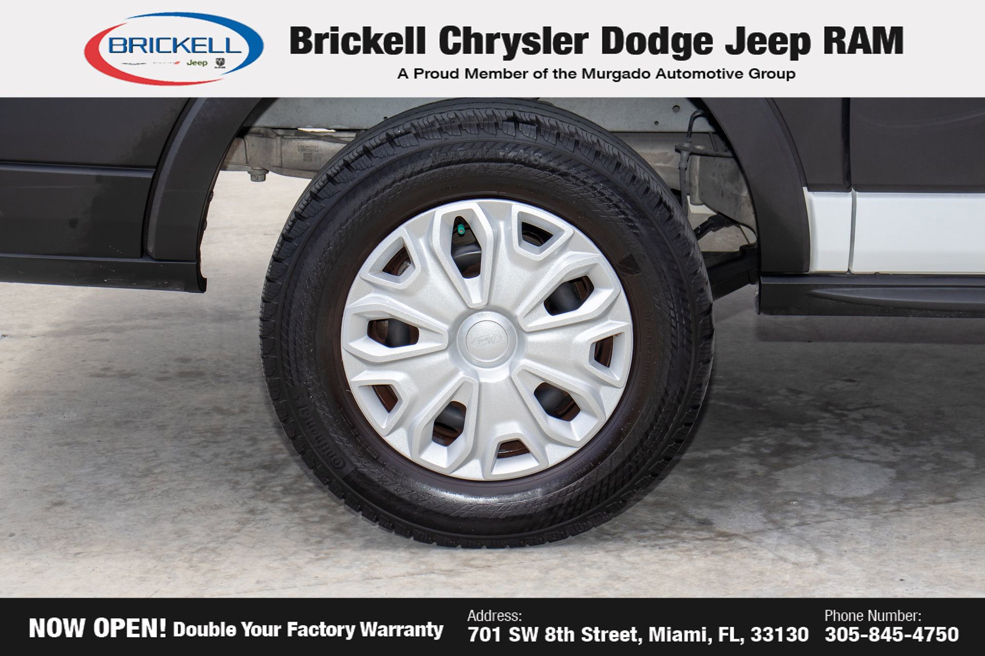 Used 2023 Ford E-Transit Medium Roof image 34