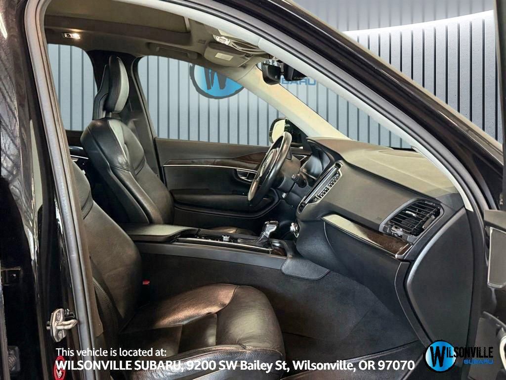 Used 2016 Volvo XC90 T6 Momentum w/ Momentum Plus Package image 6
