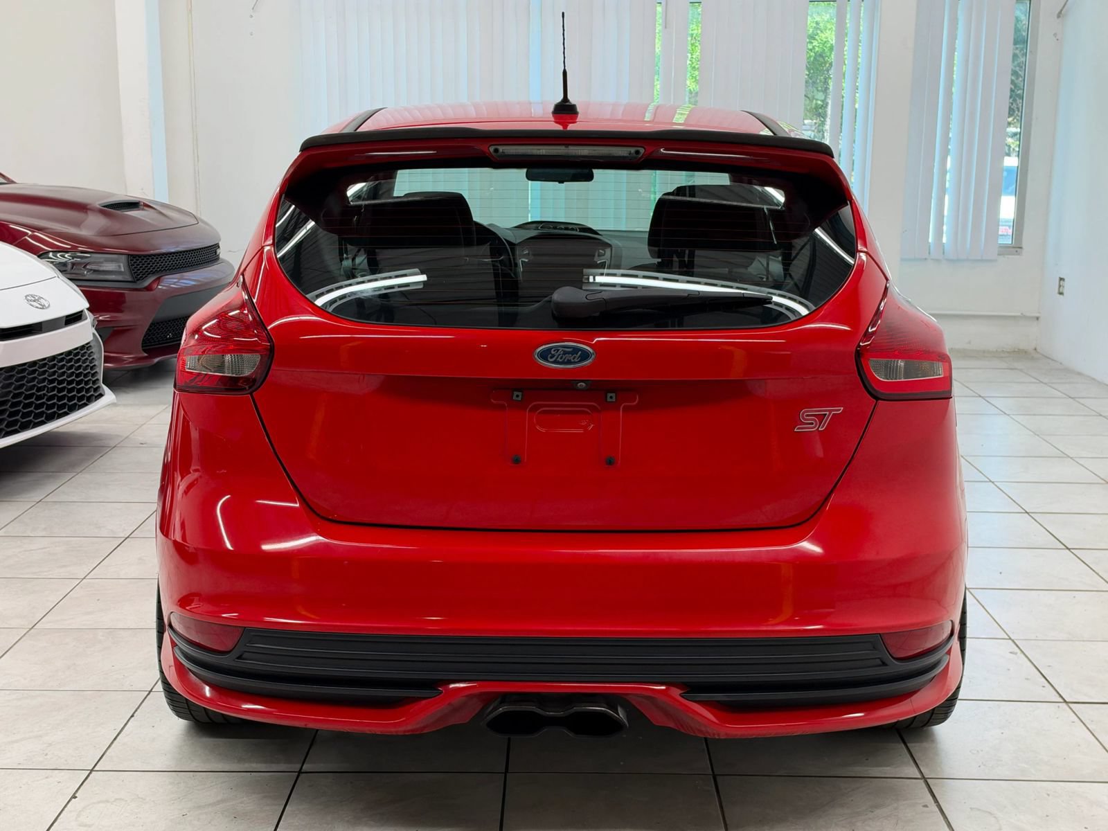 Used 2017 Ford Focus ST FWD image 8