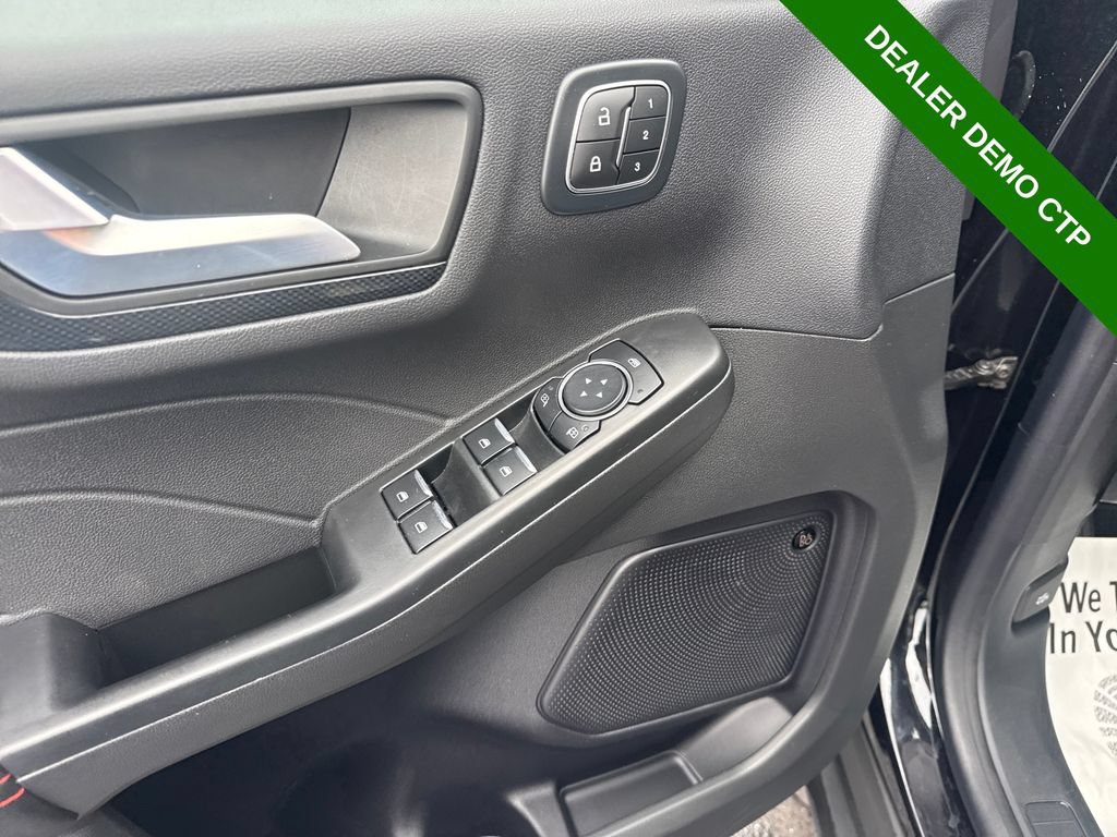 Used 2024 Ford Escape ST-Line Select w/ Tech Pack #2 AWD/4WD image 17