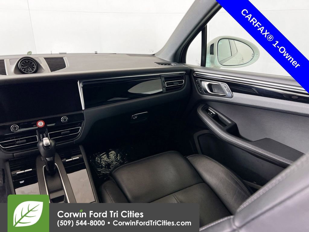 Used 2024 Porsche Macan image 26