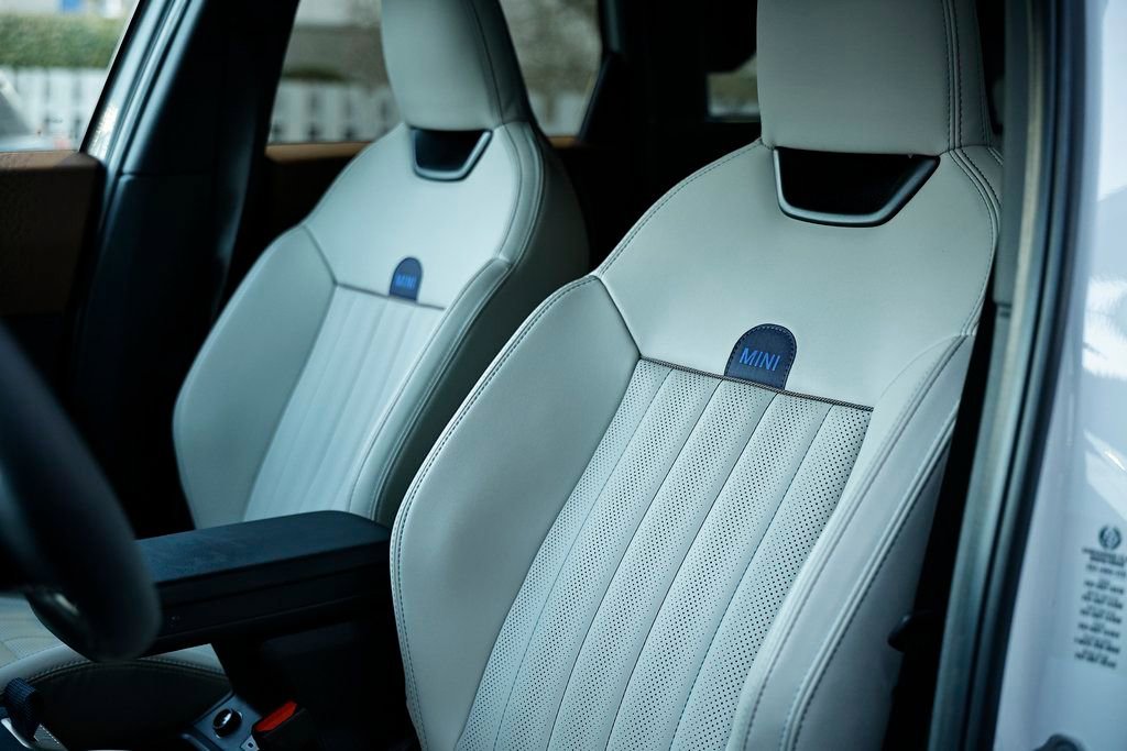 Used 2025 MINI Cooper Countryman S w/ Comfort Package Max image 22