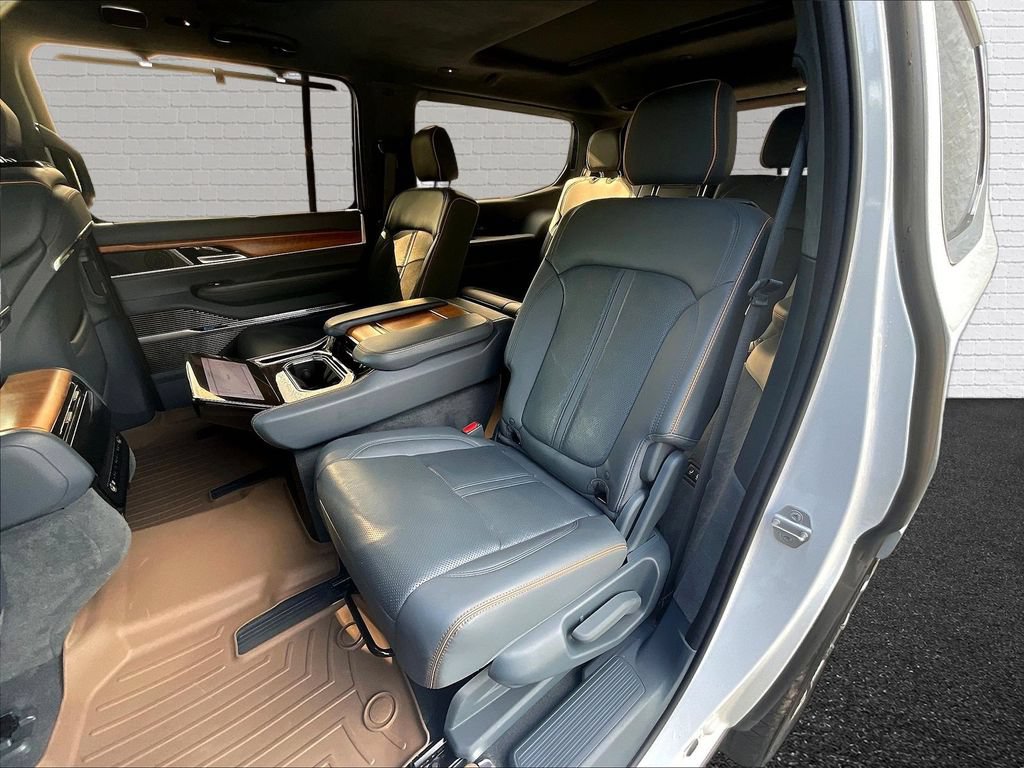 Used 2022 Jeep Grand Wagoneer Series II w/ Premium Group II AWD/4WD image 20