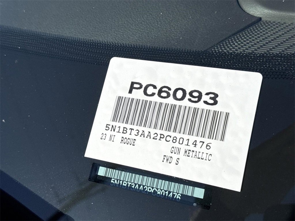 Used 2023 Nissan Rogue S image 31