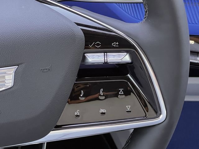 New 2026 Cadillac Optiq Luxury 2 image 13