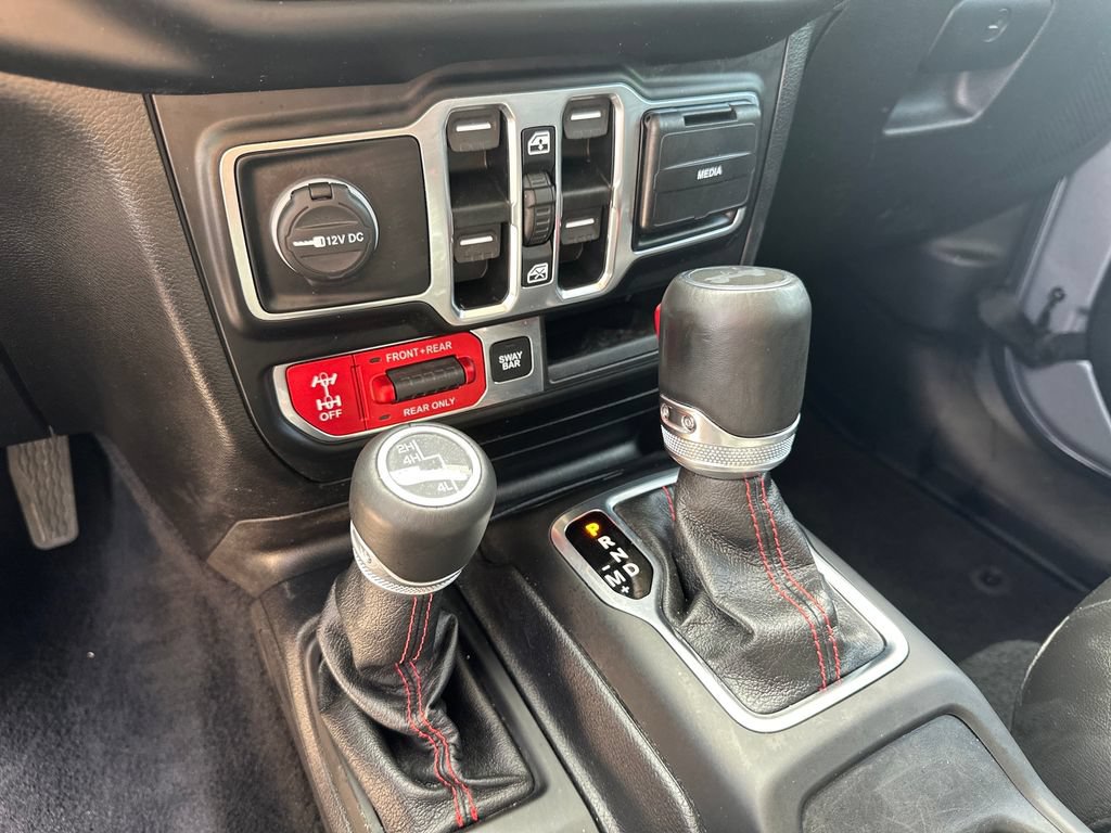 Used 2020 Jeep Wrangler Unlimited Rubicon w/ Dual Top Group AWD/4WD image 26