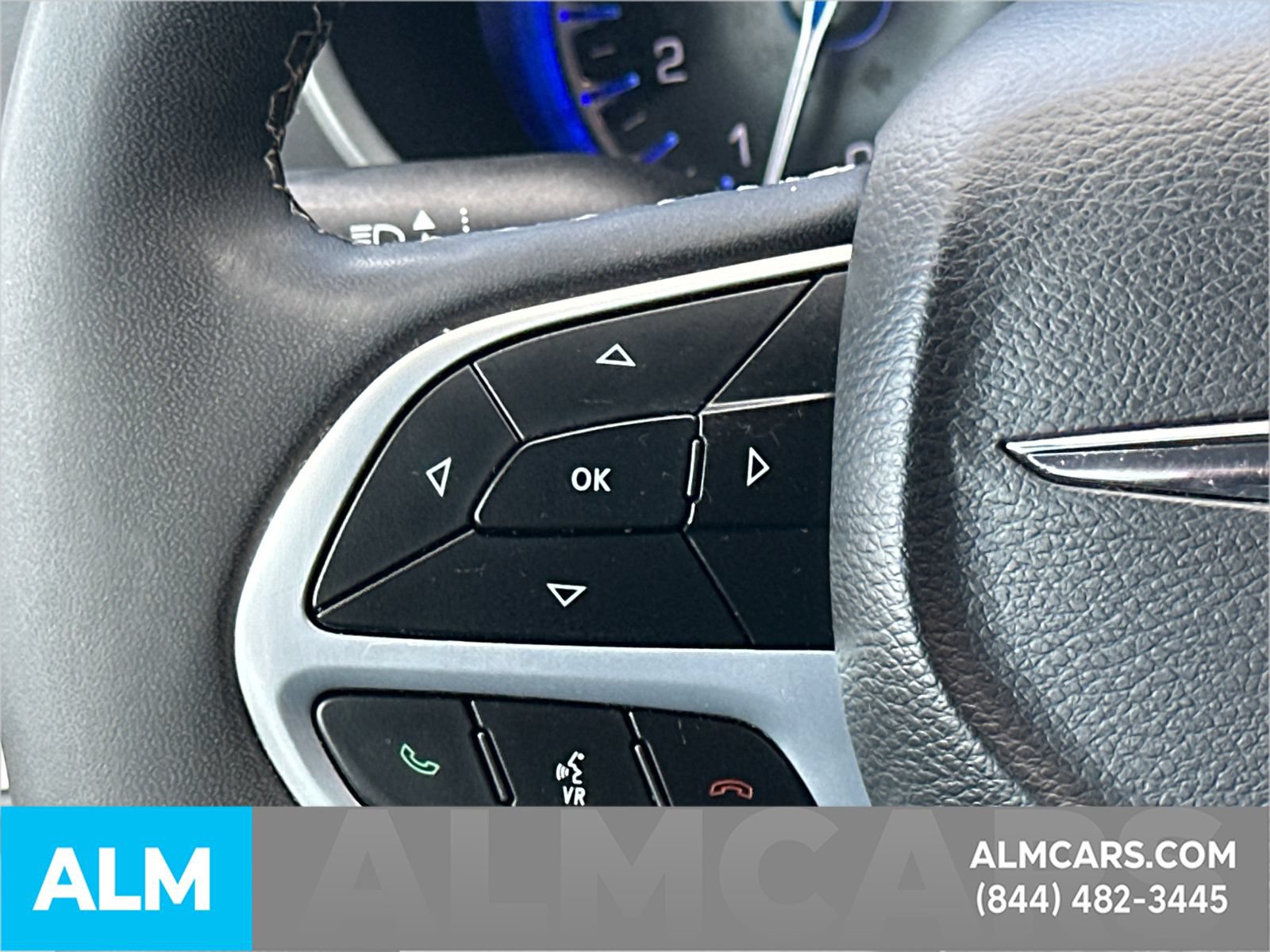 Used 2023 Chrysler Pacifica Touring-L FWD image 30