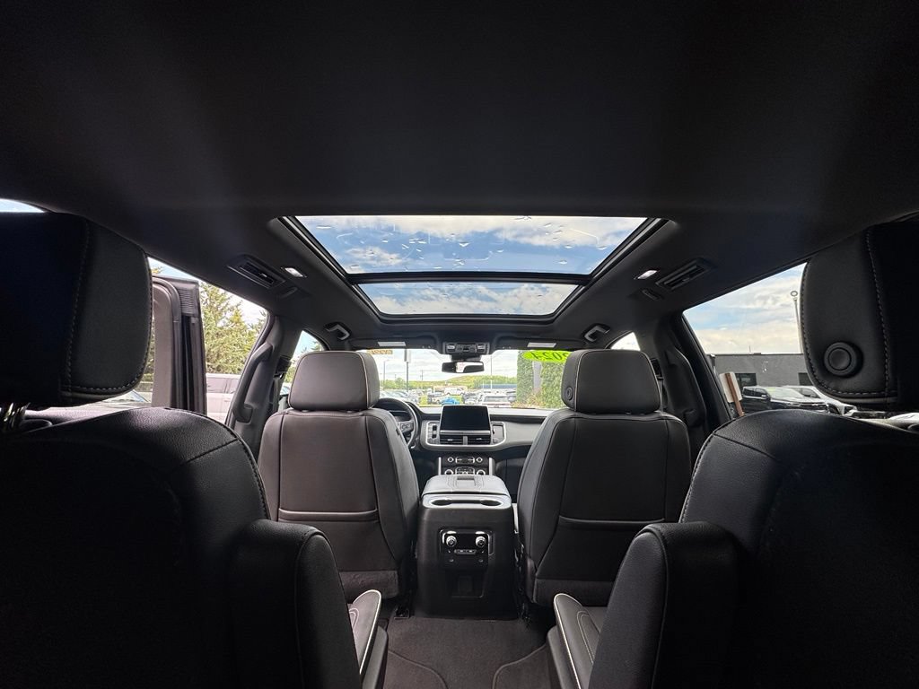 Used 2024 GMC Yukon XL SLT w/ SLT Luxury Package AWD/4WD image 35