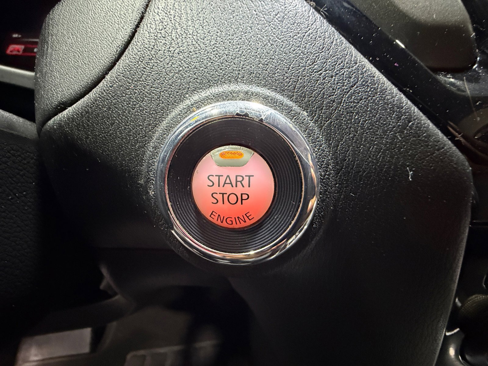 Used 2019 Nissan Pathfinder SV image 30