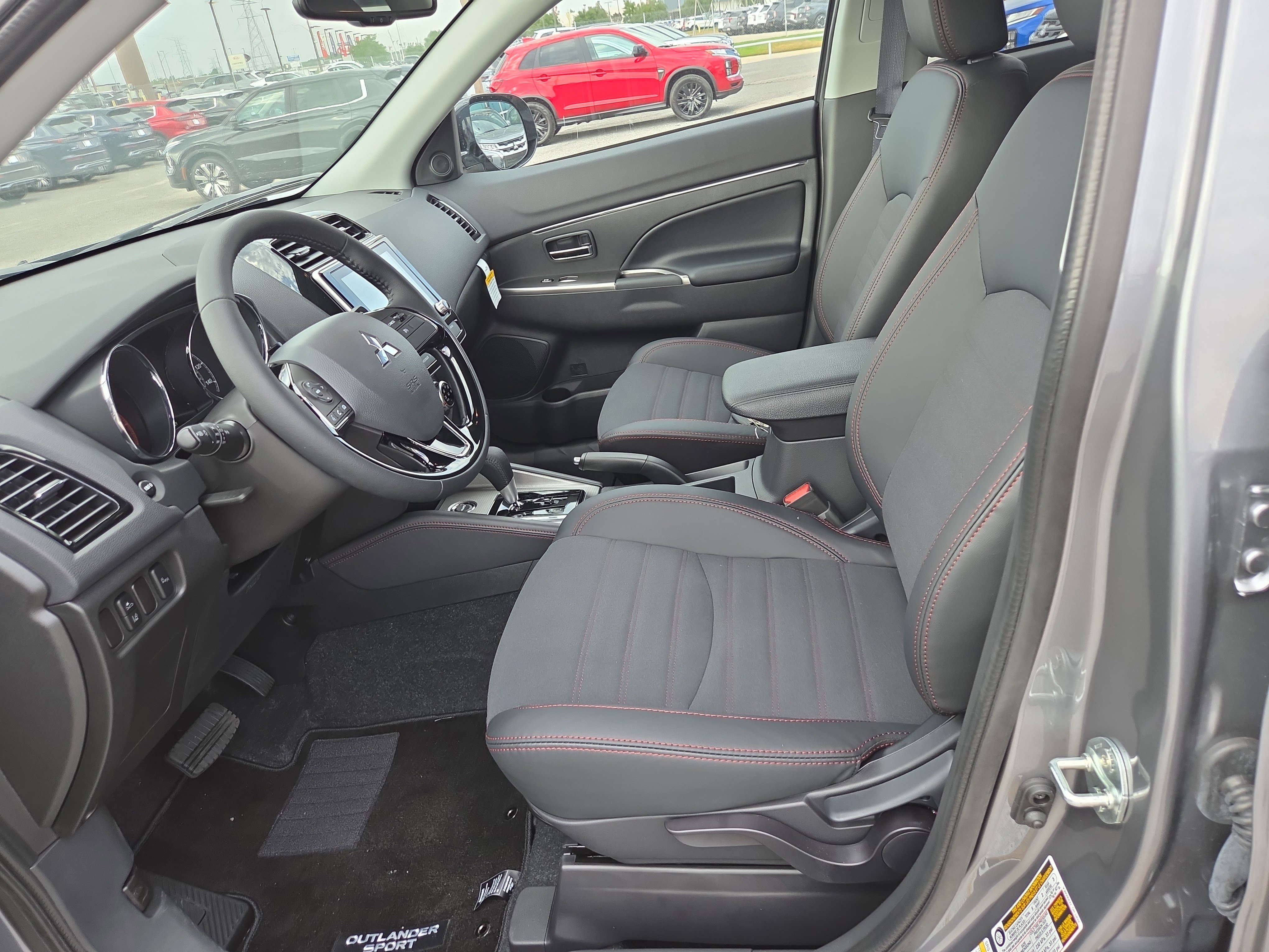 New 2025 Mitsubishi Outlander Sport SE image 4