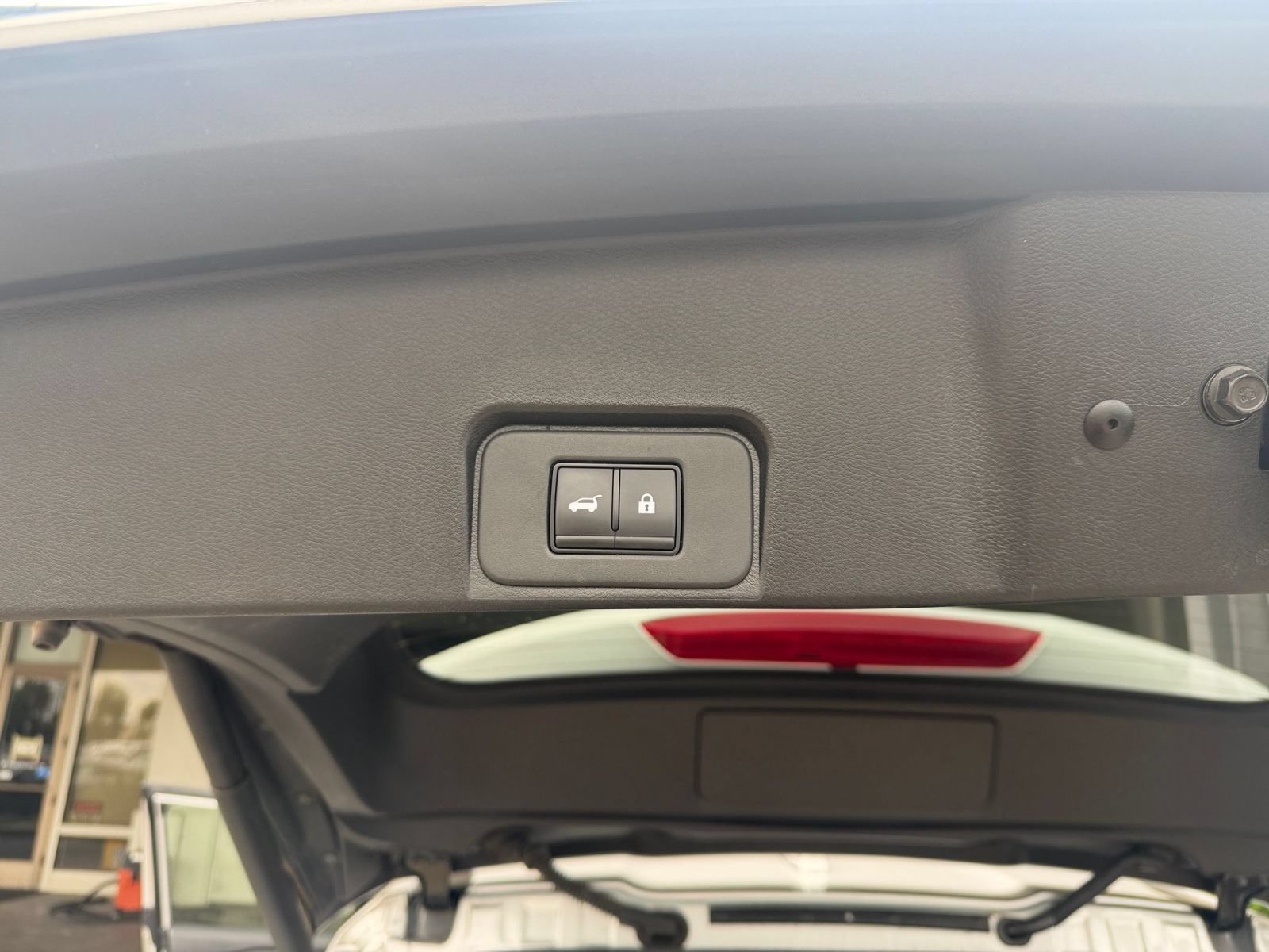 Used 2025 Nissan Rogue SV FWD image 23