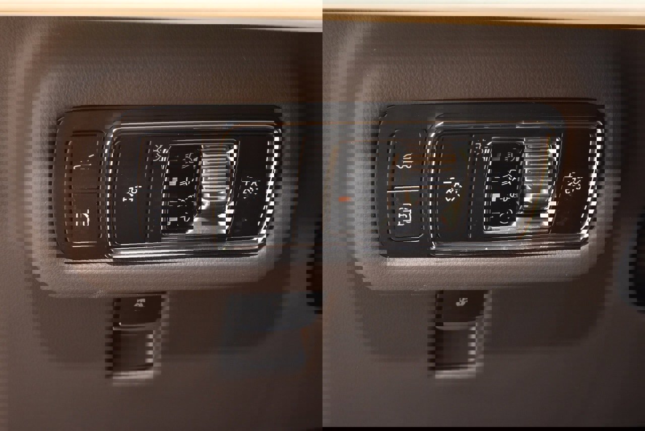 New 2025 Lincoln Nautilus Black Label w/ Jet Appearance Package image 29