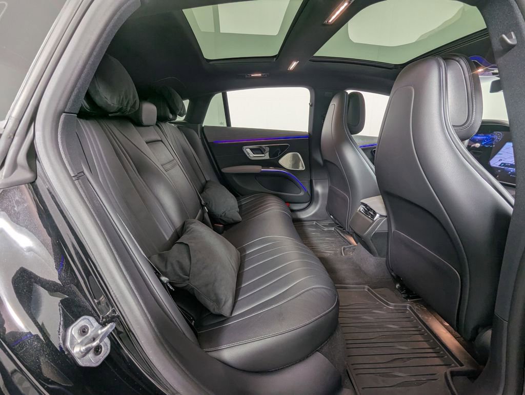 Used 2022 Mercedes-Benz EQS 580 4MATIC Sedan image 31
