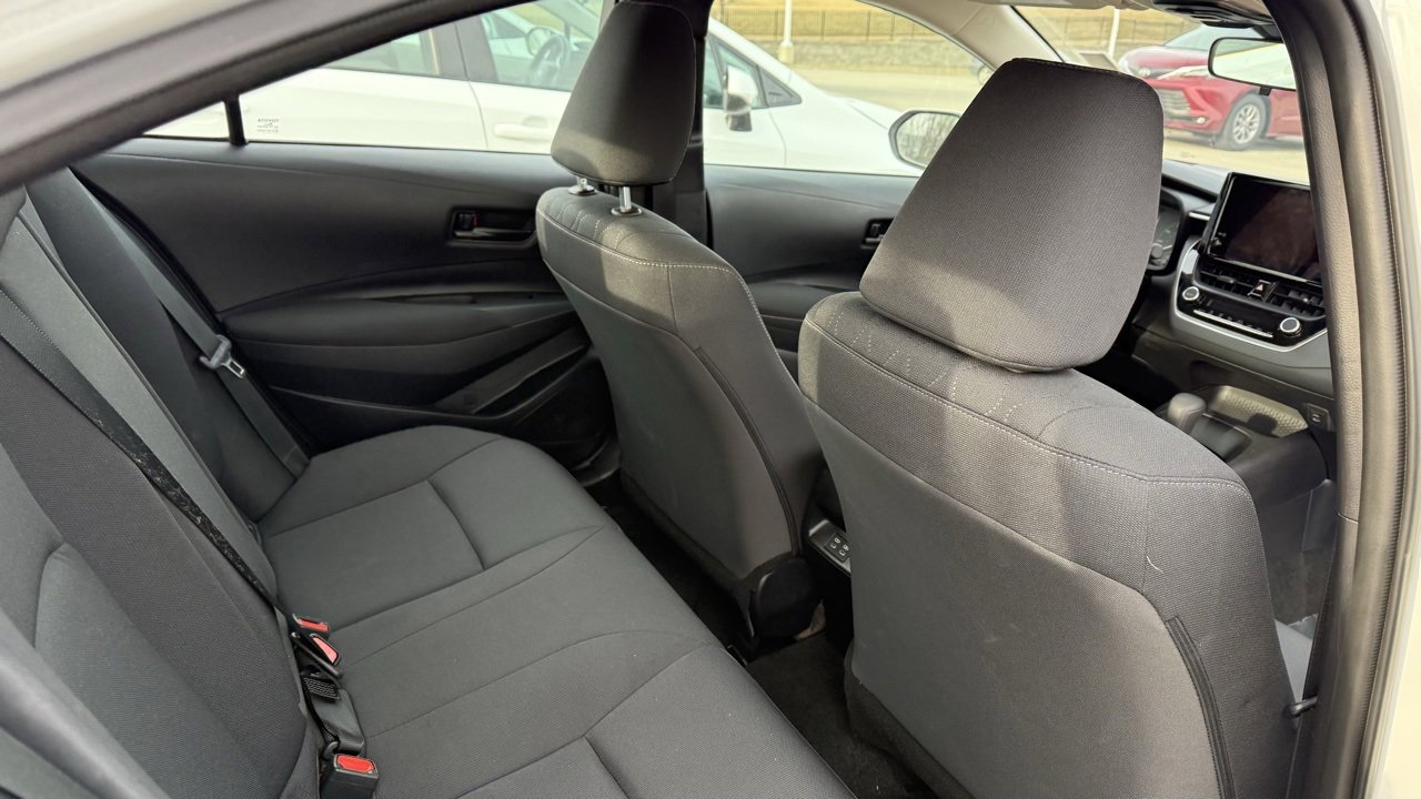 Used 2025 Toyota Corolla LE image 9