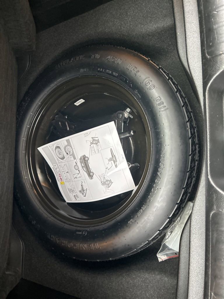 Used 2019 Jeep Cherokee Limited image 36