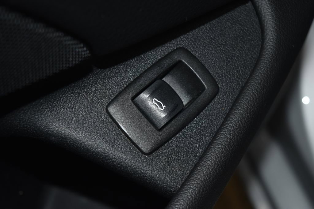 Used 2019 BMW 530i w/ Convenience Package image 7