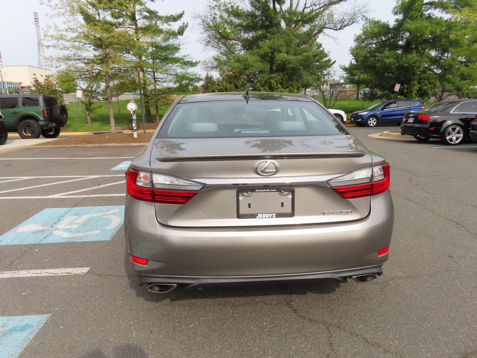 Used 2017 Lexus ES 350 w/ Luxury Package image 6