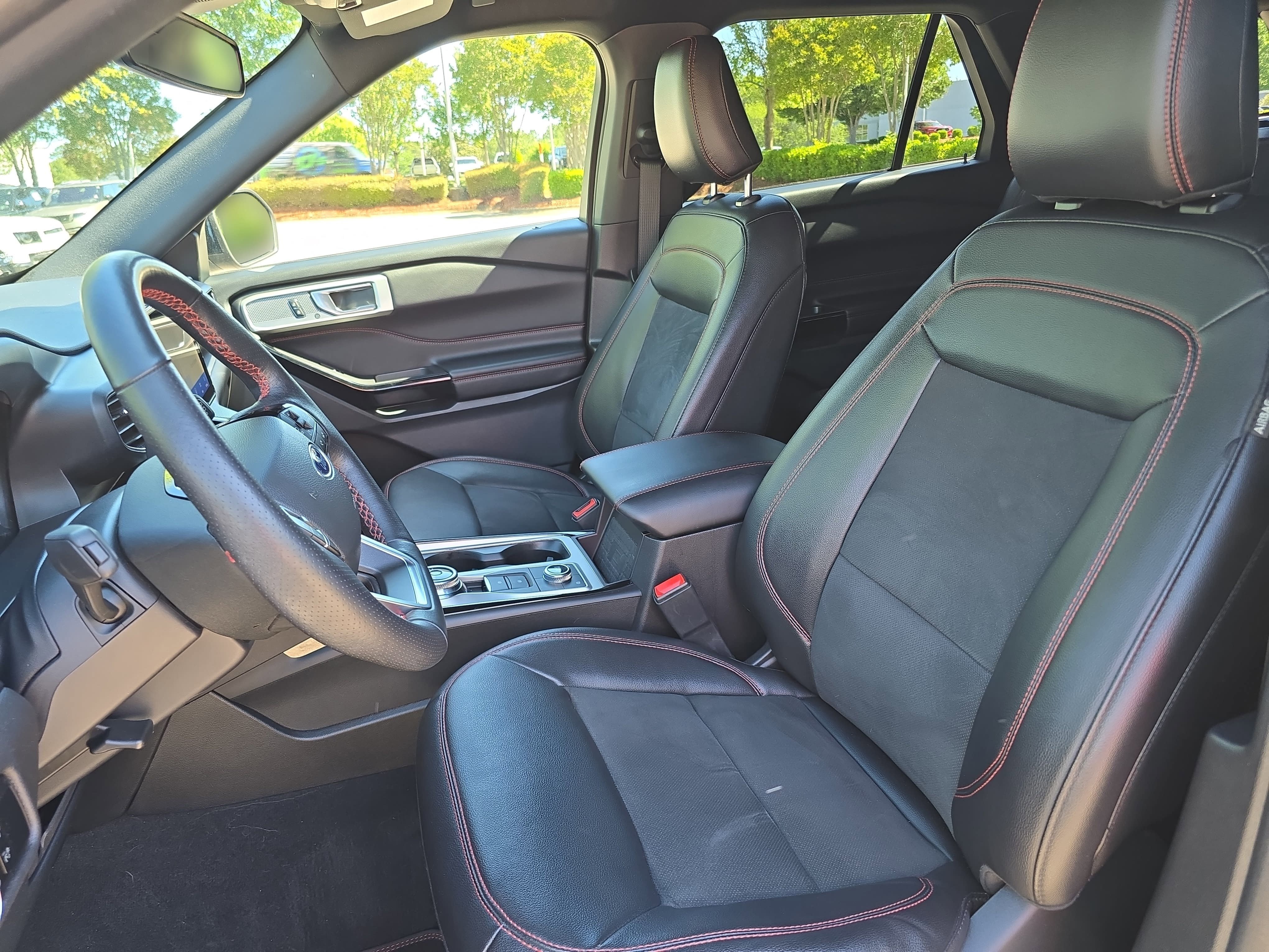 Used 2023 Ford Explorer ST-Line AWD/4WD image 16