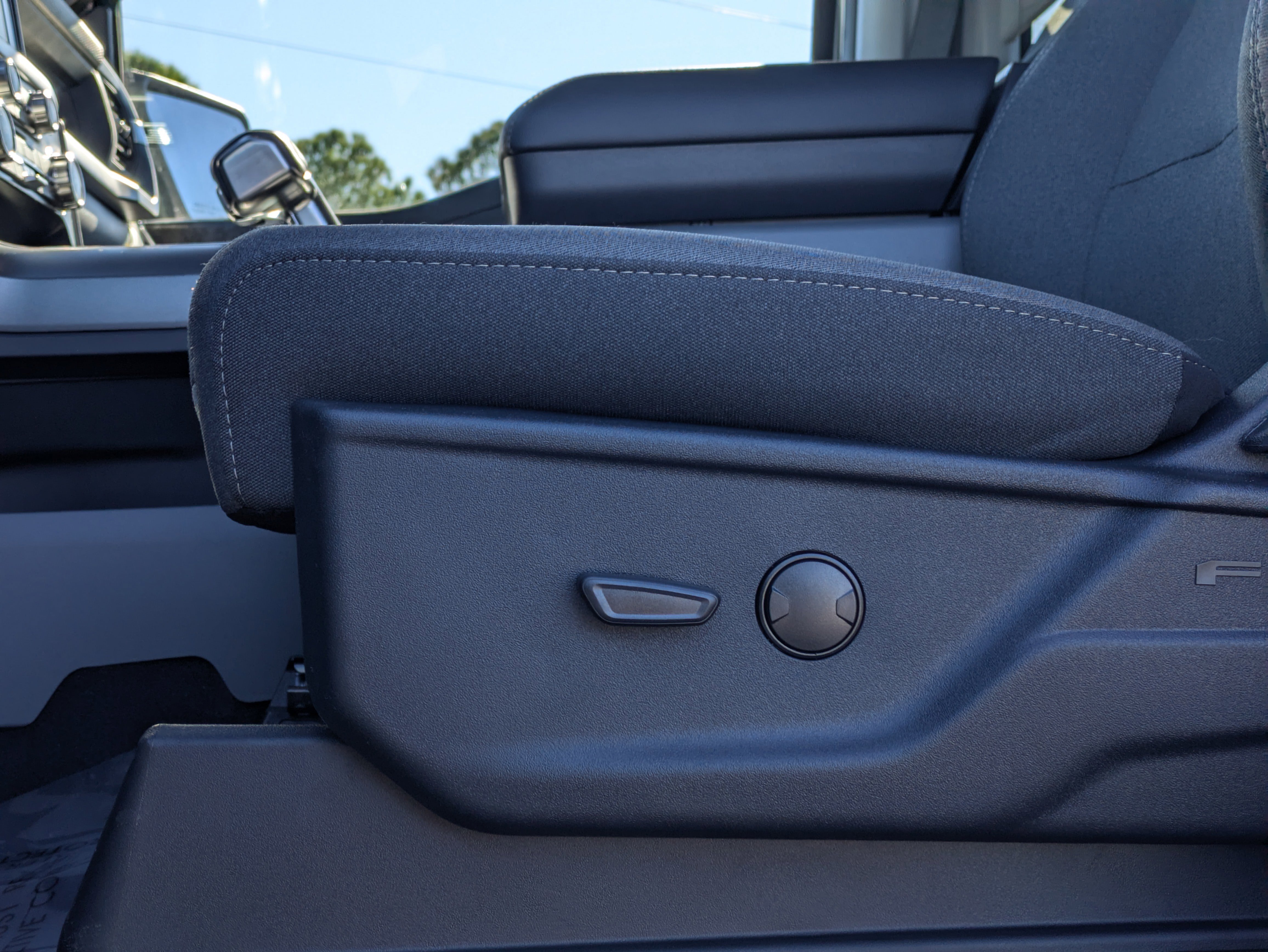 New 2025 Ford F150 Lightning XLT image 24