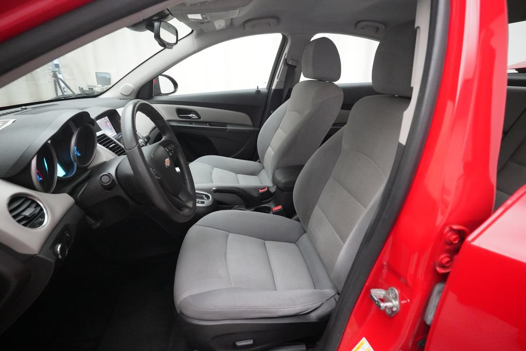 Used 2015 Chevrolet Cruze LT FWD image 7