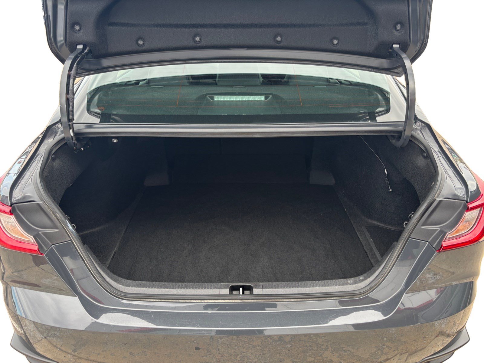 Used 2025 Toyota Camry SE FWD image 19