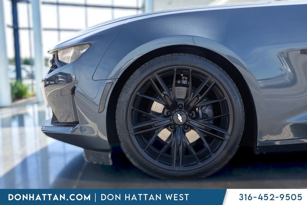 Used 2020 Chevrolet Camaro LT RWD image 29