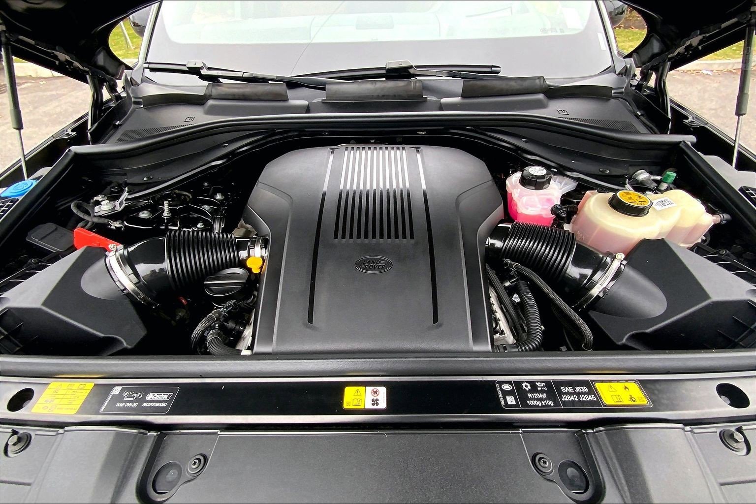 Used 2025 Land Rover Range Rover Long Wheelbase SE image 29