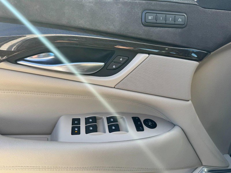 Used 2018 Cadillac Escalade Premium Luxury image 25