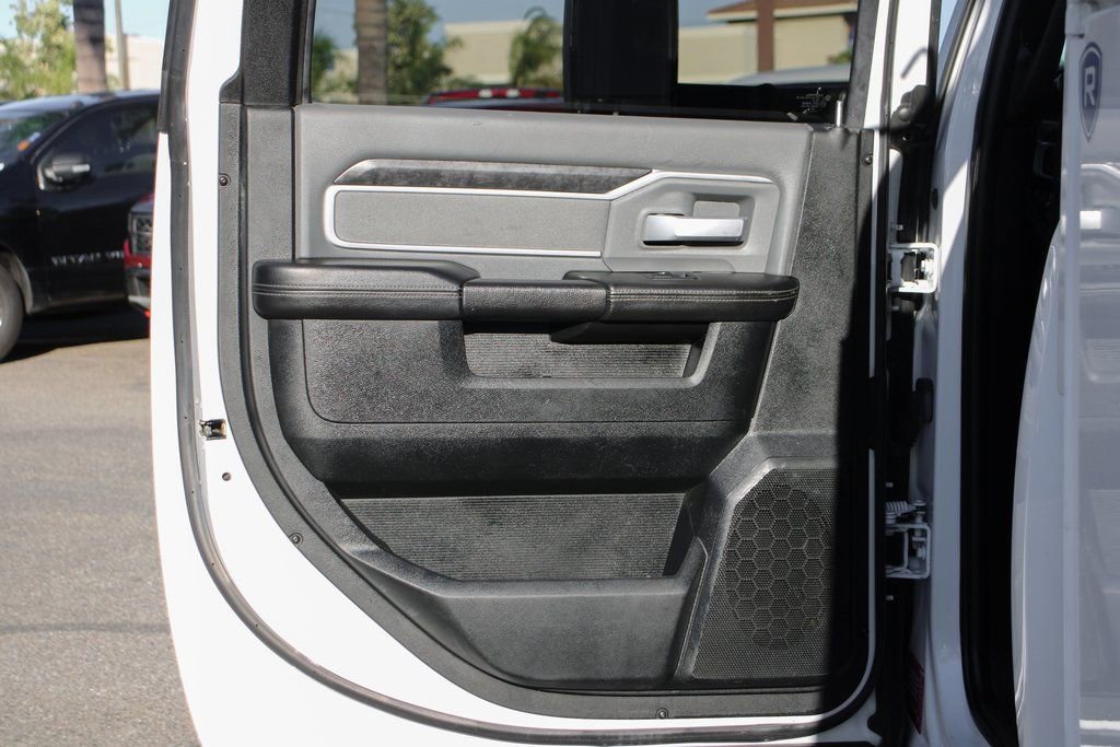 Used 2021 RAM 3500 Big Horn image 29