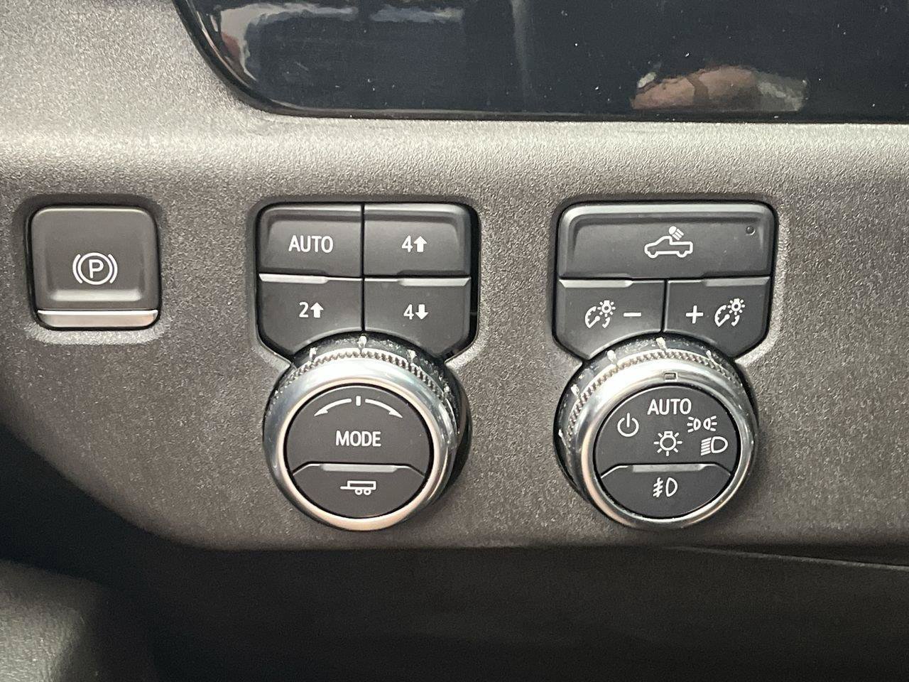 Certified 2024 GMC Sierra 1500 Elevation w/ LPO, Elevation Black Package AWD/4WD image 17
