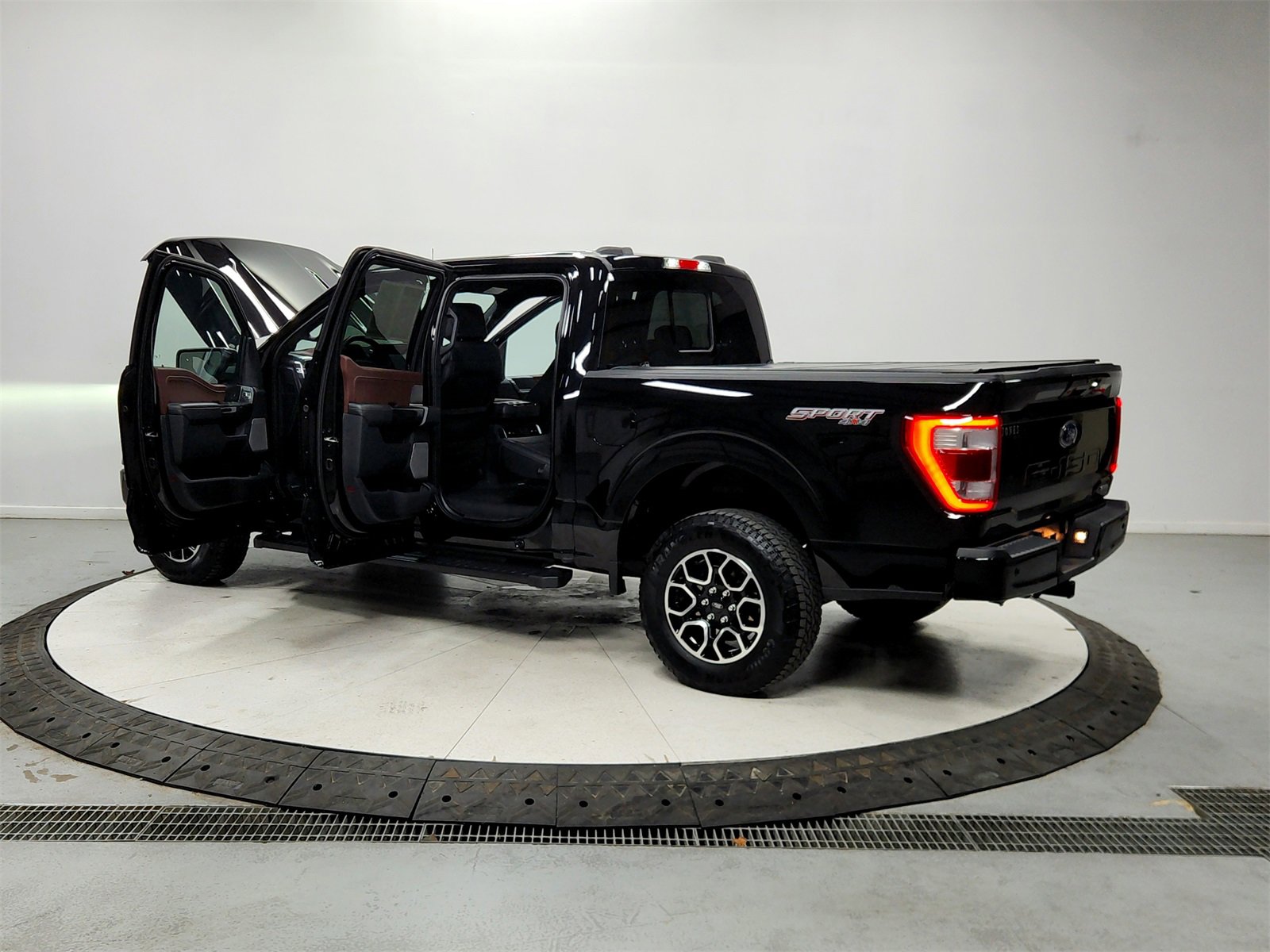 Used 2023 Ford F150 Lariat image 12