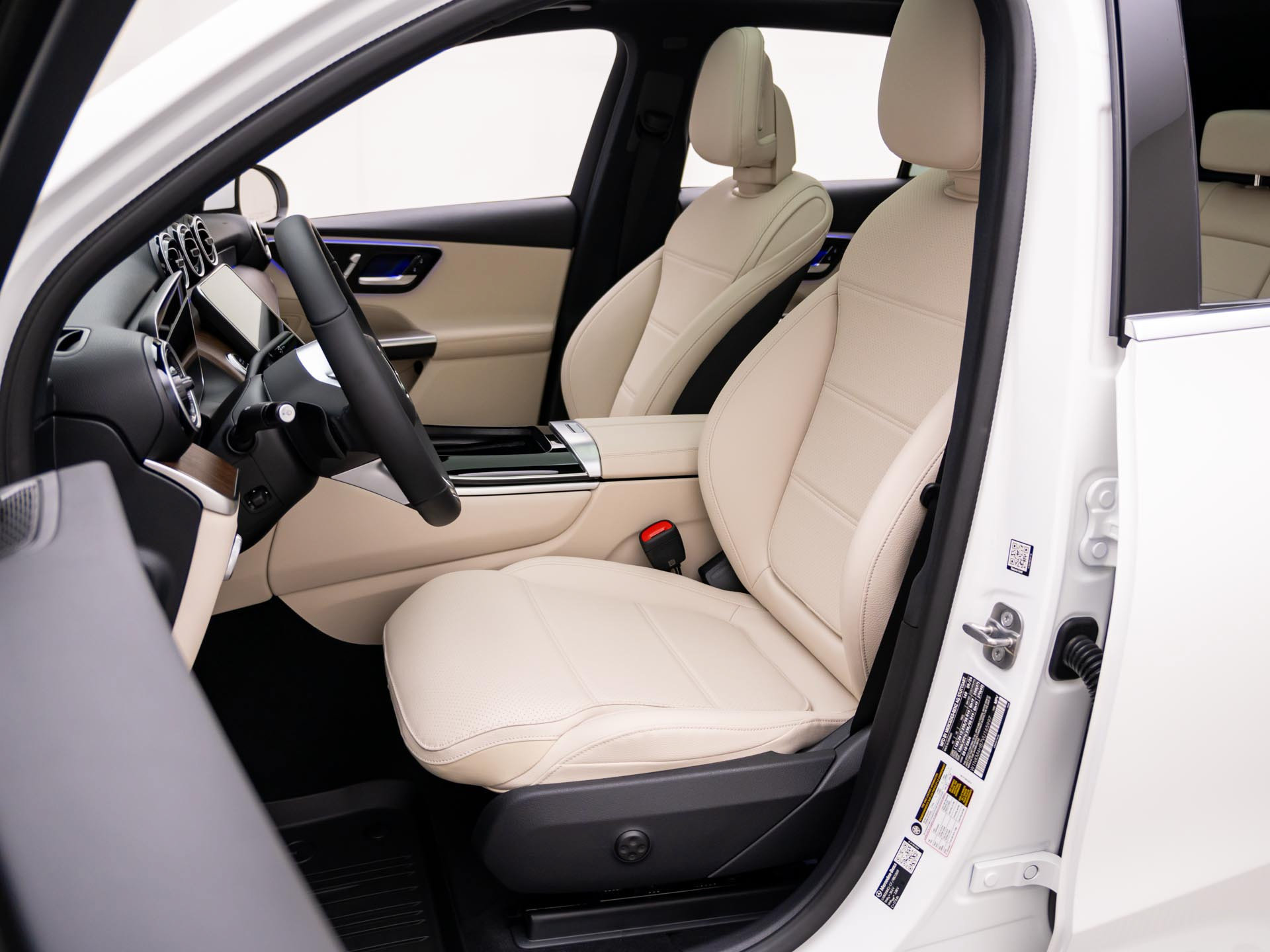 New 2027 Mercedes-Benz GLC 300 4MATIC image 16