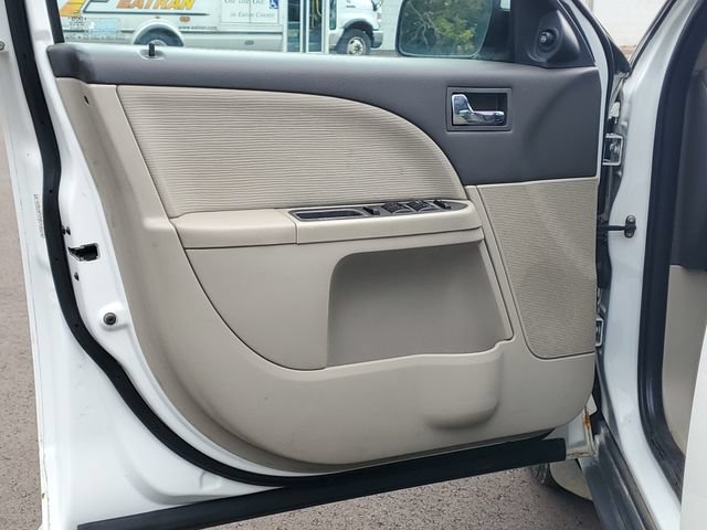 Used 2008 Ford Taurus SEL FWD image 8