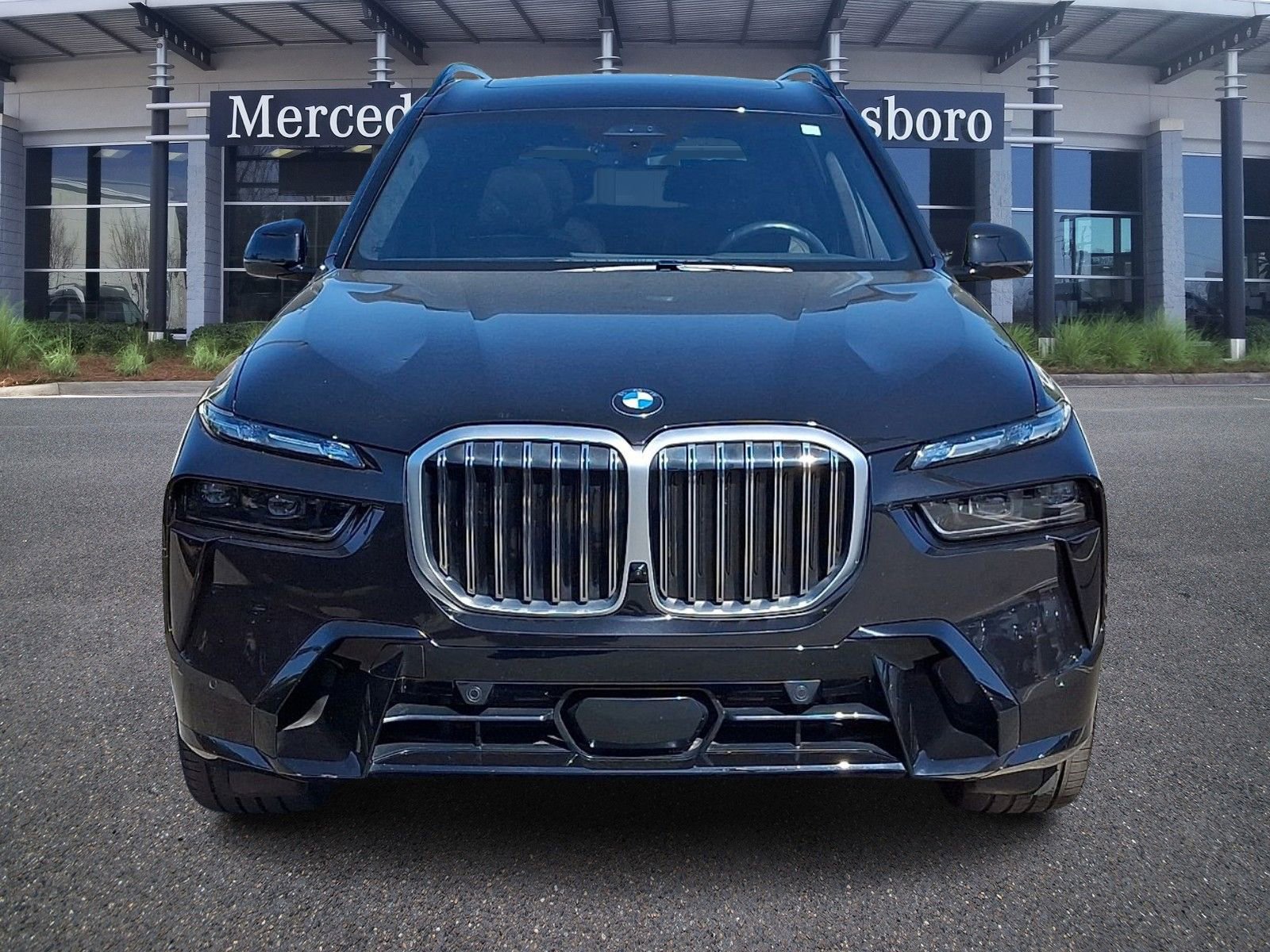 Used 2025 BMW X7 xDrive40i w/ Executive Package AWD/4WD image 2