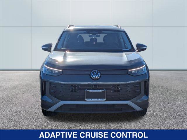 New 2025 Volkswagen Tiguan SE image 8