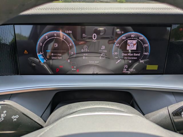 New 2026 Volkswagen Tiguan SE FWD image 29