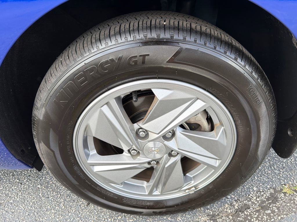 Used 2025 Hyundai Elantra SE w/ Cargo Package FWD image 19